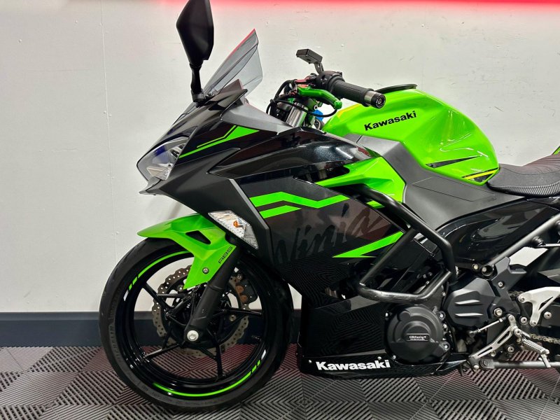 KAWASAKI Ninja 400