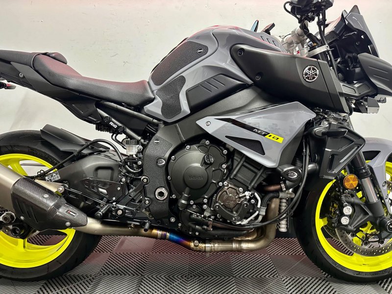 YAMAHA MT-10