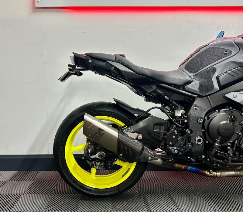 YAMAHA MT-10
