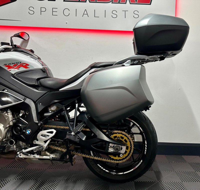 BMW S1000XR