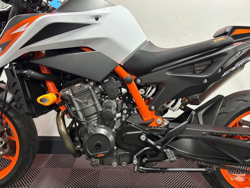 KTM 890 DUKE