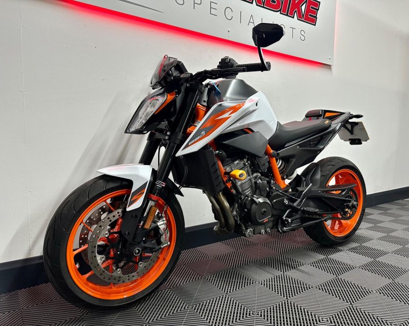 KTM 890 DUKE