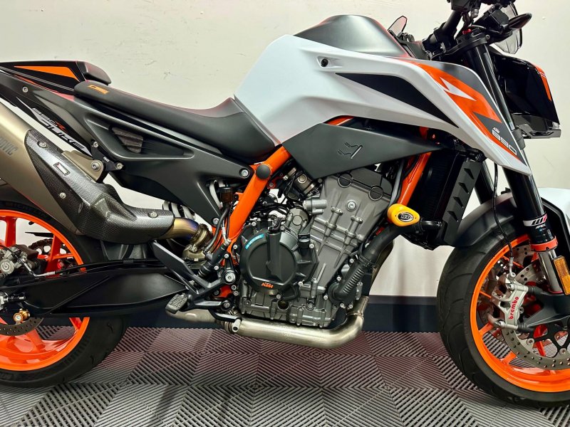 KTM 890 DUKE