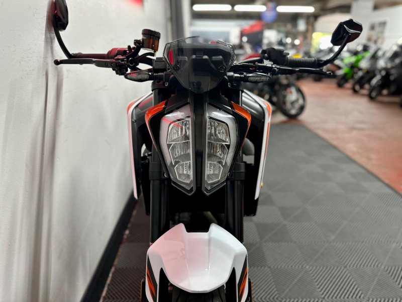 KTM 890 DUKE