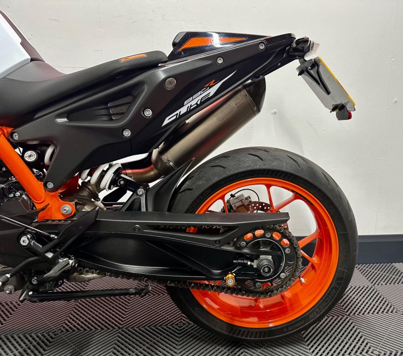 KTM 890 DUKE