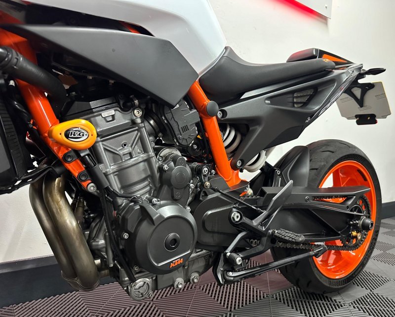 KTM 890 DUKE