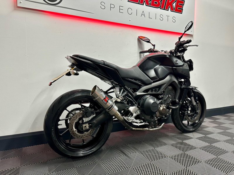 YAMAHA MT-09