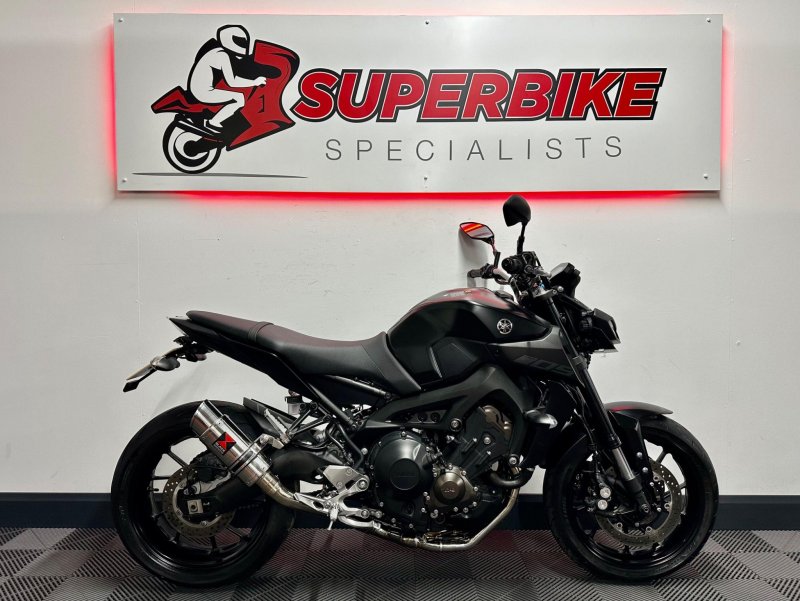 YAMAHA MT-09
