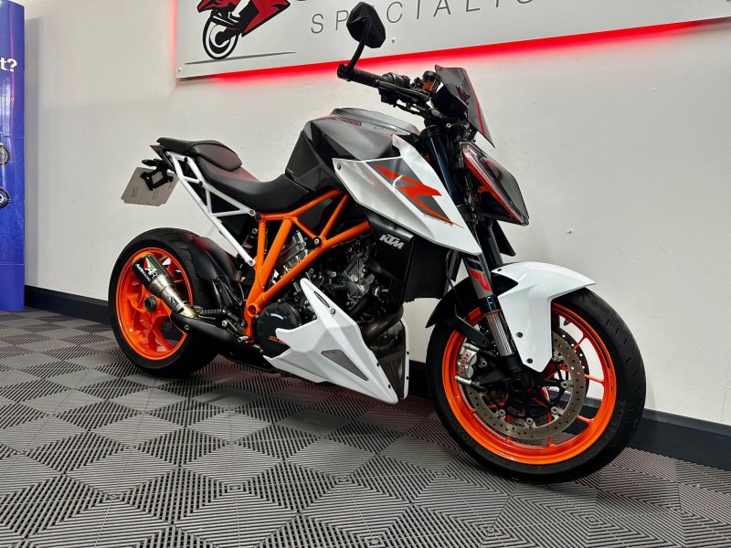 KTM 1290 SUPER DUKE R