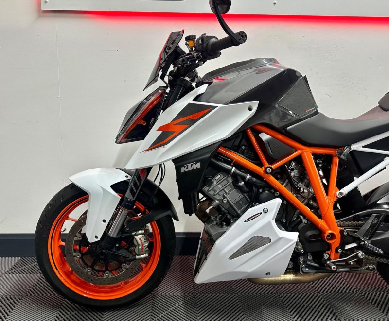 KTM 1290 SUPER DUKE R