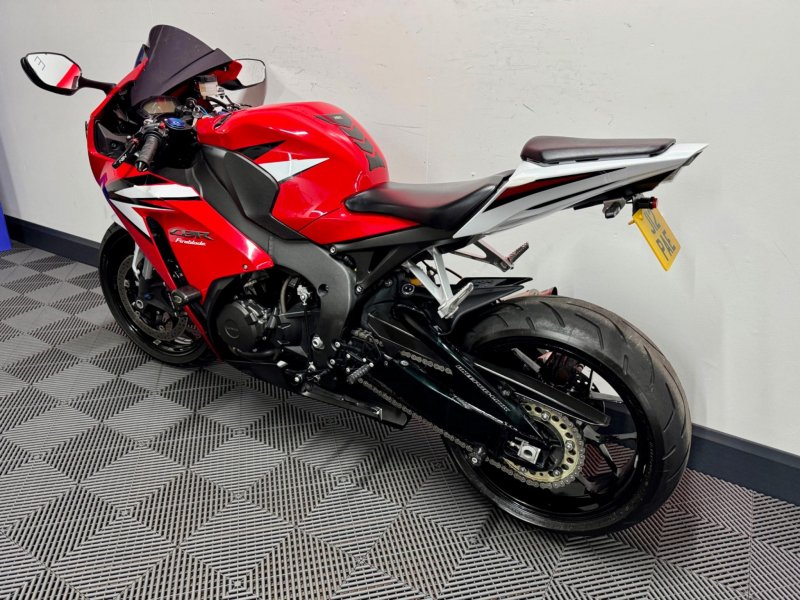 HONDA CBR1000RR Fireblade