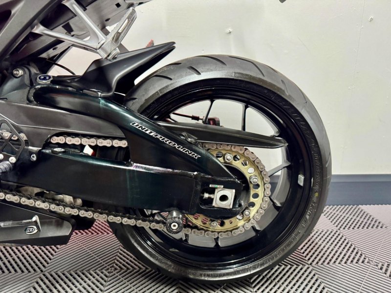HONDA CBR1000RR Fireblade