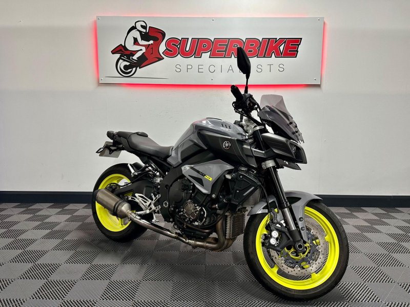 YAMAHA MT-10