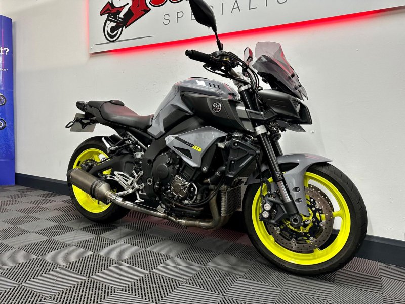 YAMAHA MT-10