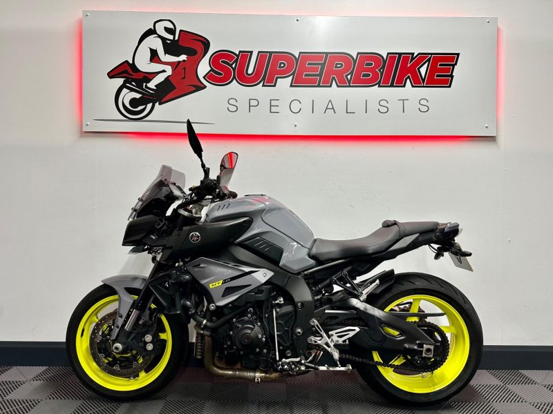 YAMAHA MT-10