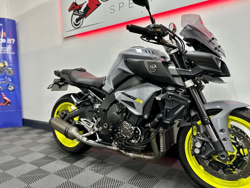 YAMAHA MT-10