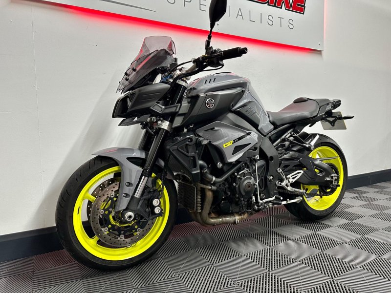 YAMAHA MT-10