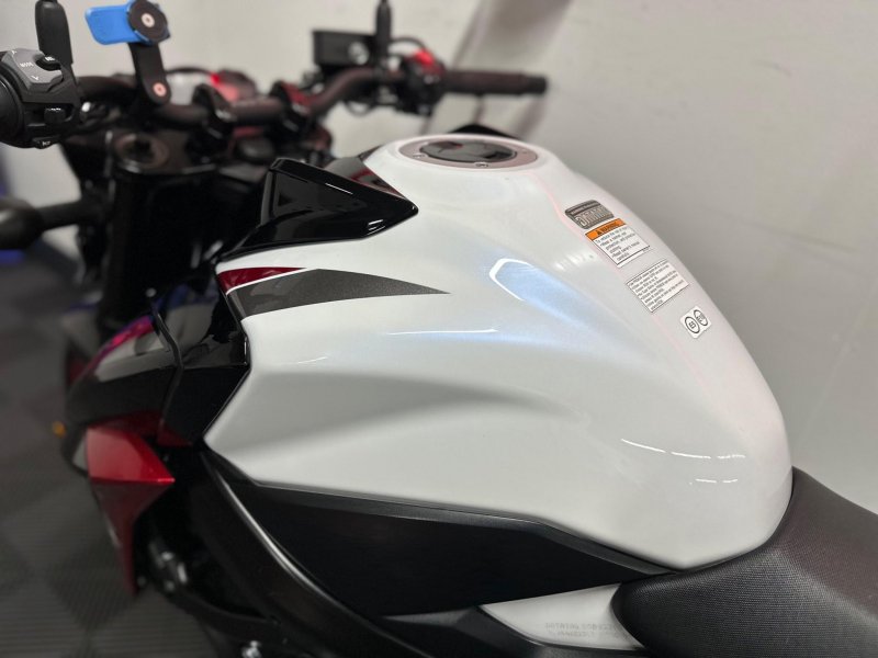 SUZUKI GSX-S750