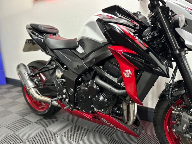 SUZUKI GSX-S750