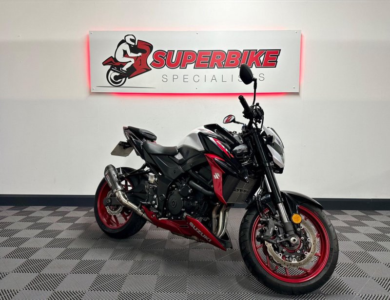 SUZUKI GSX-S750