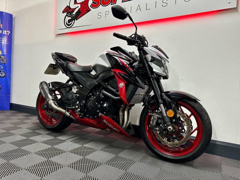 SUZUKI GSX-S750