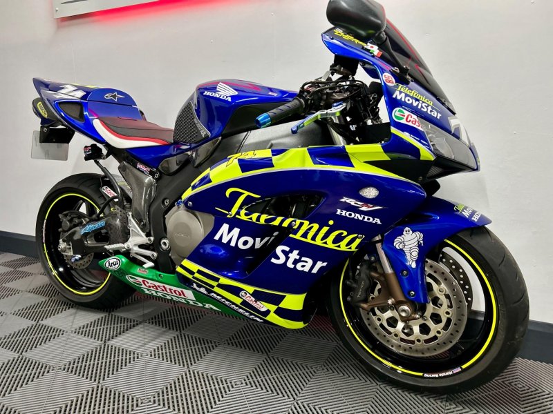 HONDA CBR1000RR Fireblade