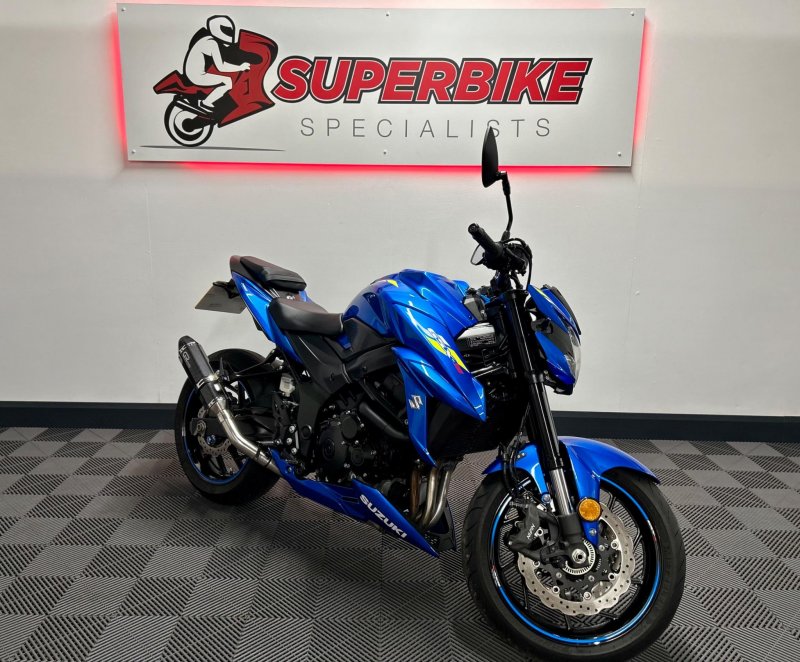 SUZUKI GSX-S750