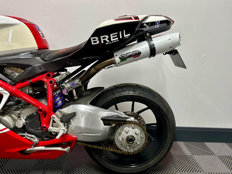 DUCATI 848