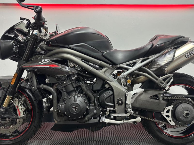 TRIUMPH SPEED TRIPLE 1050