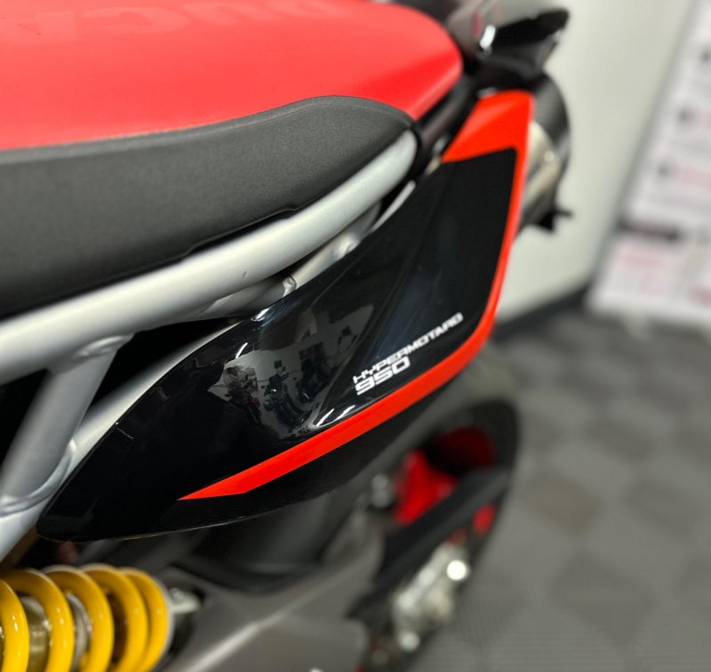 DUCATI Hypermotard