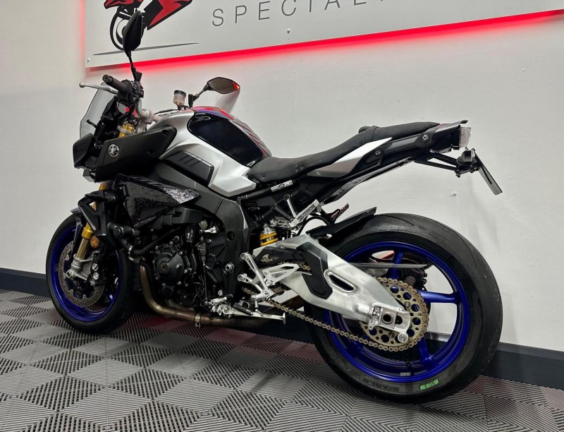 YAMAHA MT-10