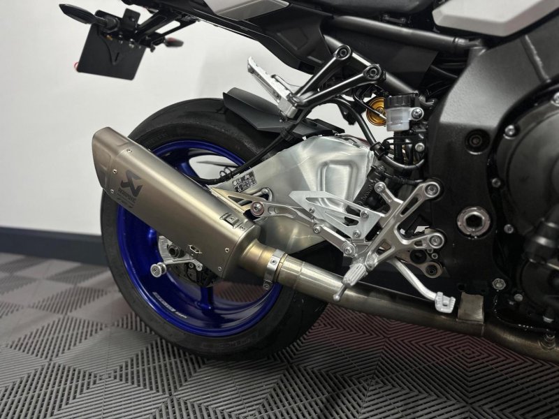 YAMAHA MT-10
