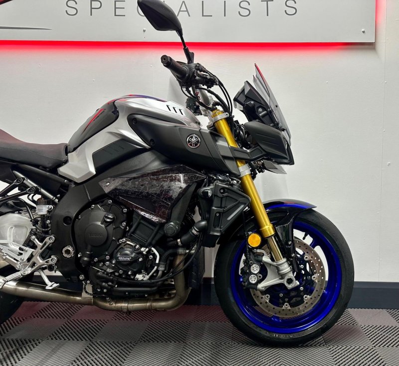 YAMAHA MT-10