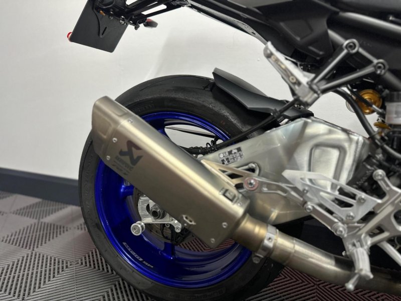 YAMAHA MT-10