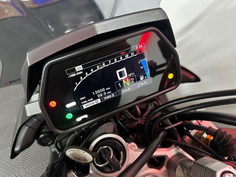 YAMAHA MT-10