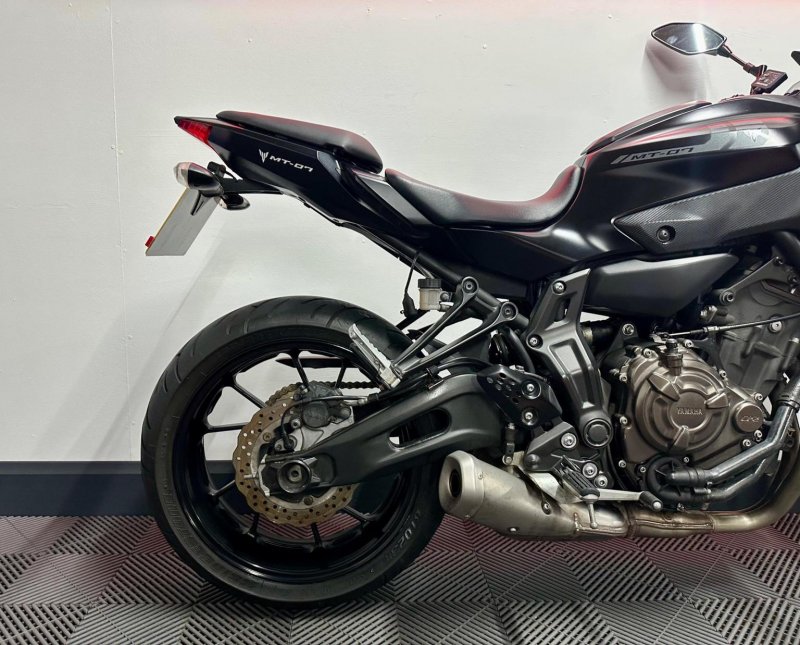 YAMAHA MT-07