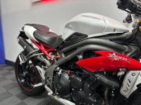 TRIUMPH SPEED TRIPLE 1050