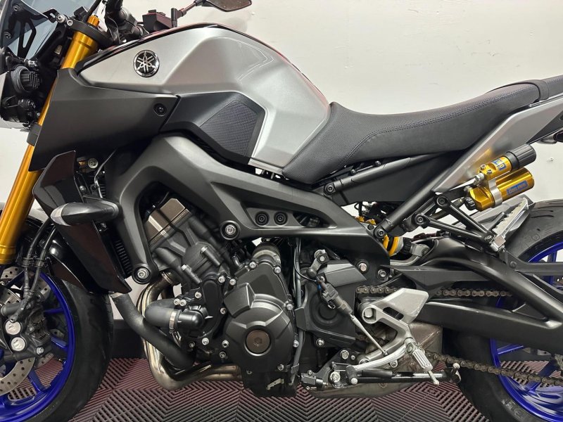 YAMAHA MT-09