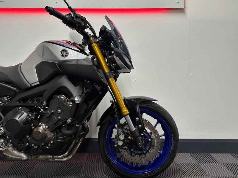 YAMAHA MT-09