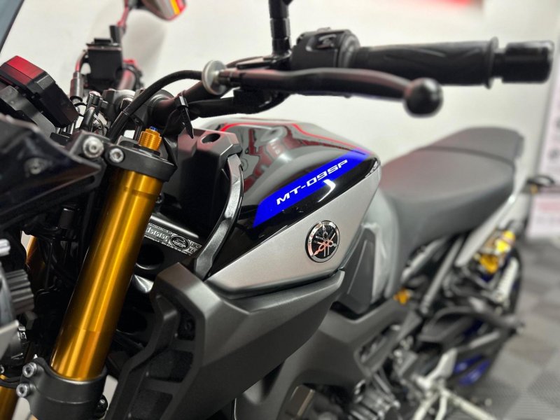 YAMAHA MT-09