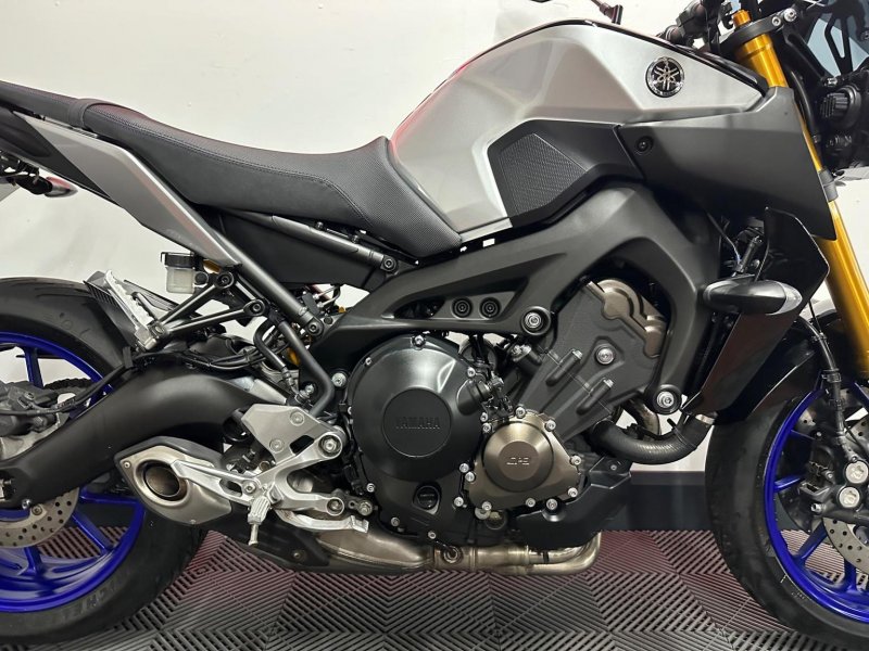 YAMAHA MT-09