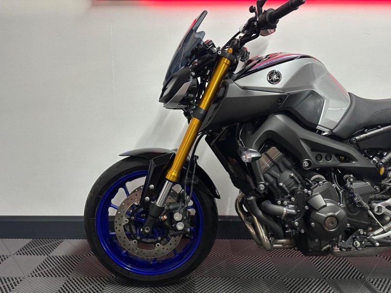 YAMAHA MT-09