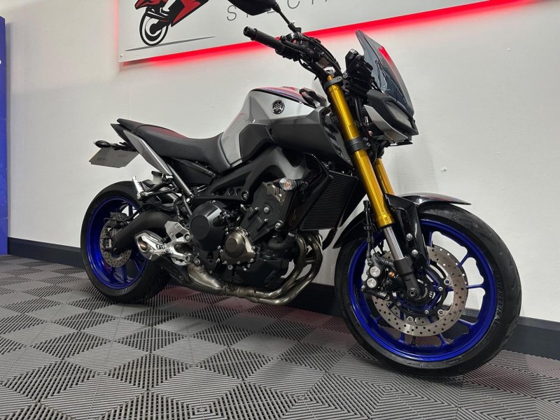 YAMAHA MT-09
