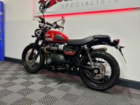 TRIUMPH Street Scrambler