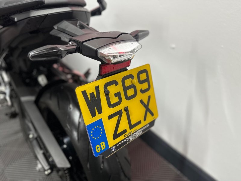 BMW F900R