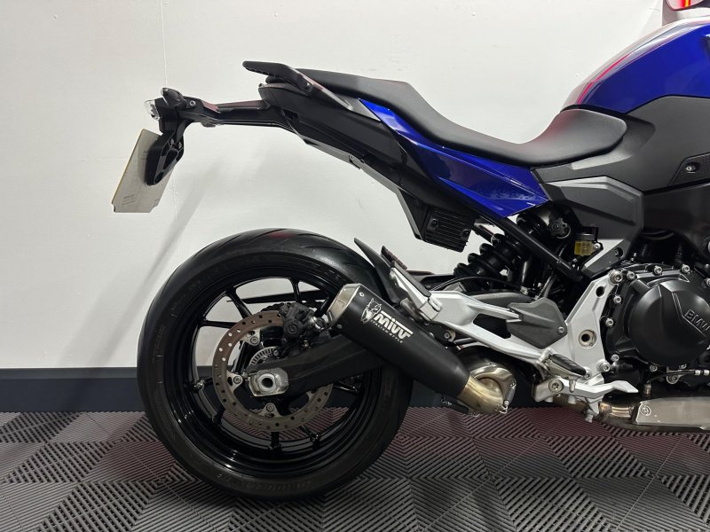 BMW F900R