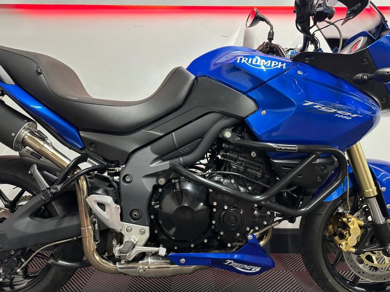 TRIUMPH TIGER 1050