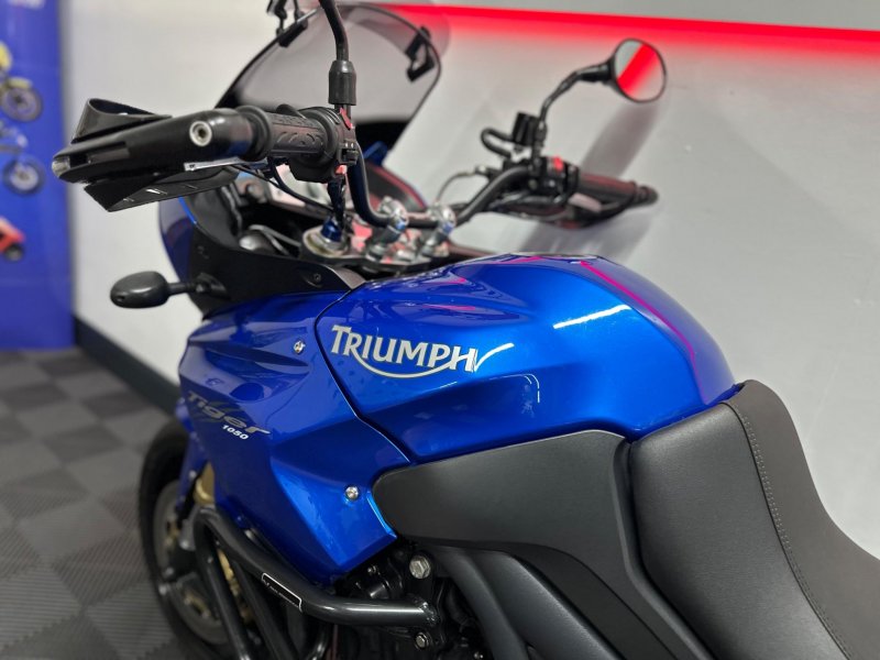 TRIUMPH TIGER 1050