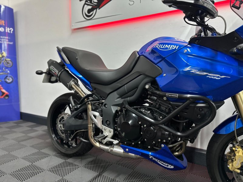 TRIUMPH TIGER 1050