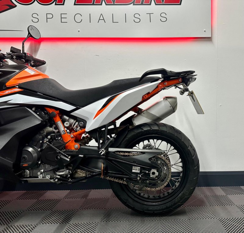 KTM 890 ADVENTURE